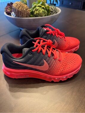 2017 Nike Air Max 6.5 Y